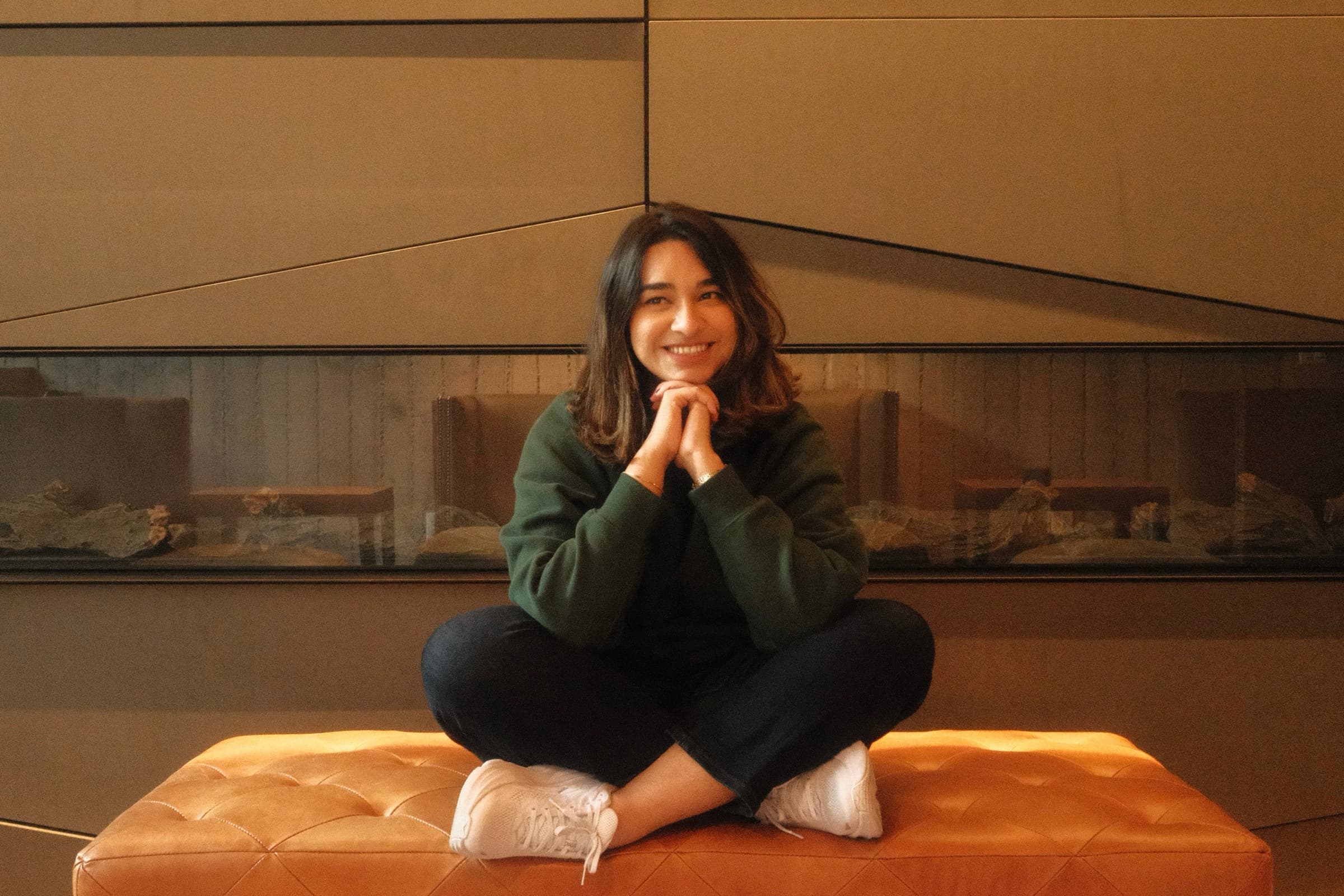 Shreya, host of Techfluenced